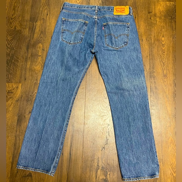 Men’s Levi’s Button Fly 501 Jeans Traditional Blue Denim Attached Tag W35 L30 - Picture 4 of 10